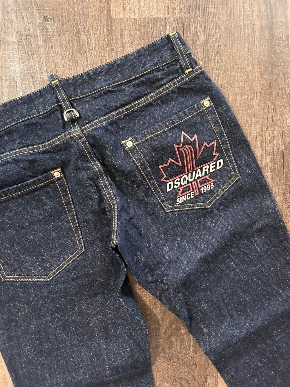 Dsquared2 maple leaf logo pocket denim wallet chain loop straight jeans 34 30 48